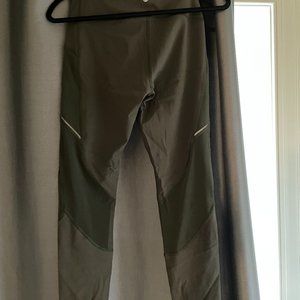 lululemon high-wasted army green 7/8 mesh legging